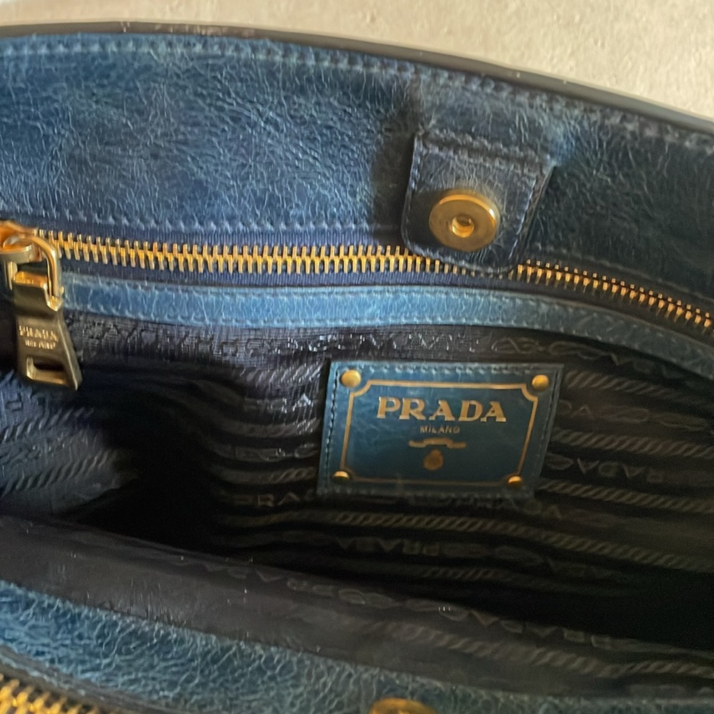 Prada satchel - Picture 6 of 11